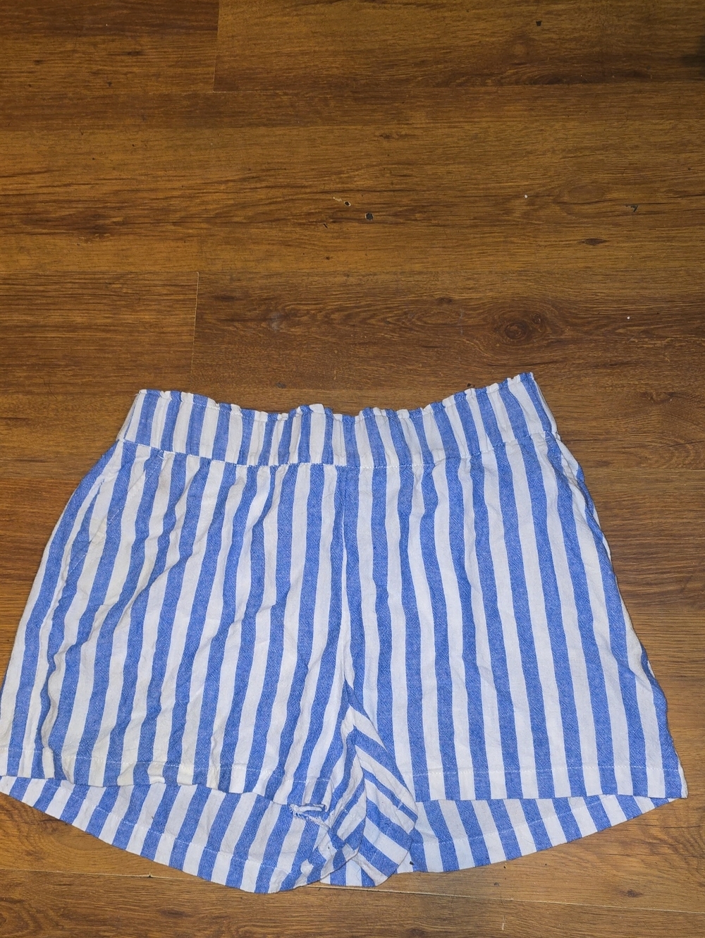 Blue & White Striped Women’s Elastic Waist Shorts Size Large